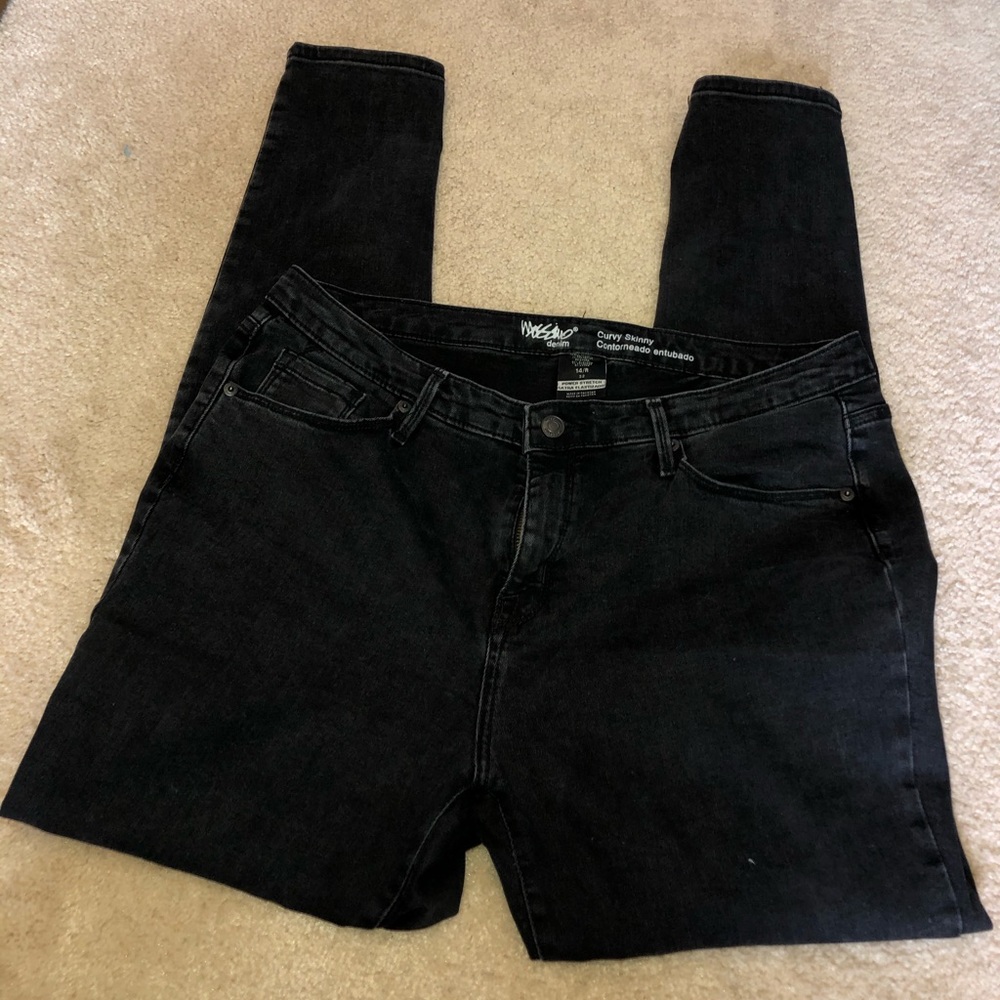 Mossimo black curvy skinny jeans
